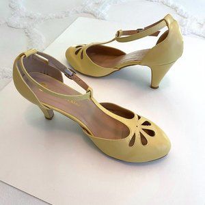 Chase & Chloe Kimmy-36 T-Strap Yellow Heels